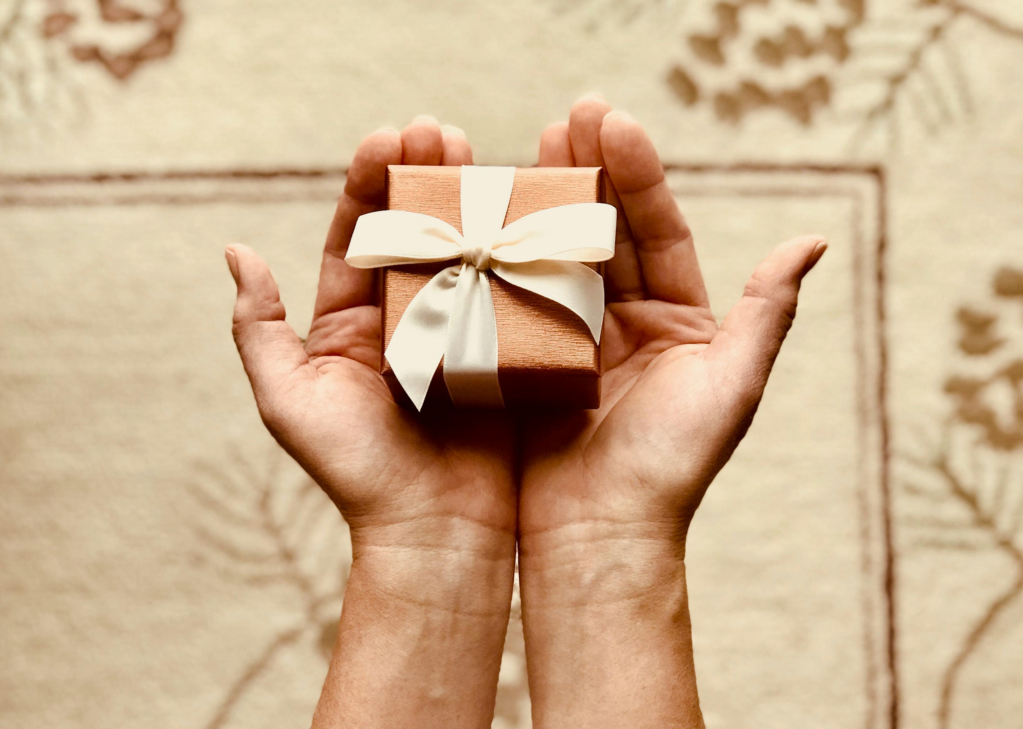 Gifts trading